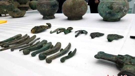 在希腊岛屿走私行动中，数十件古代文物被查获