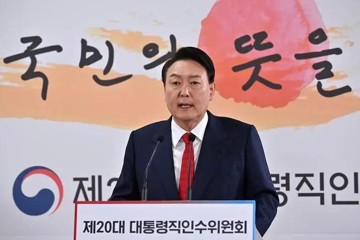 中国宣布反制措施，从周六开始将美国商品的关税从84%提高到125%