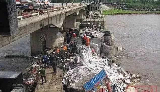 北京桥梁坍塌
