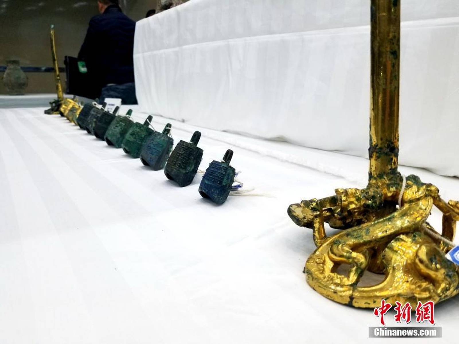 在希腊岛屿走私行动中，数十件古代文物被查获
