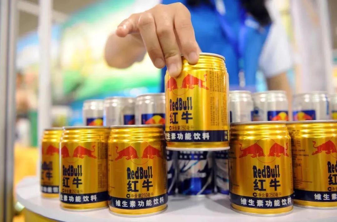 泰国前检察官因涉嫌掩盖红牛继承人的致命车祸被判入狱