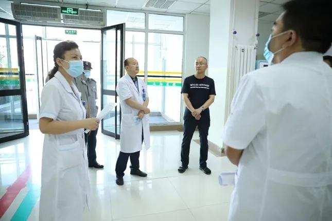 突发新闻：BBC明星娜加·芒切蒂表示，在与健康抗争32年后，“绝育是我唯一的选择”