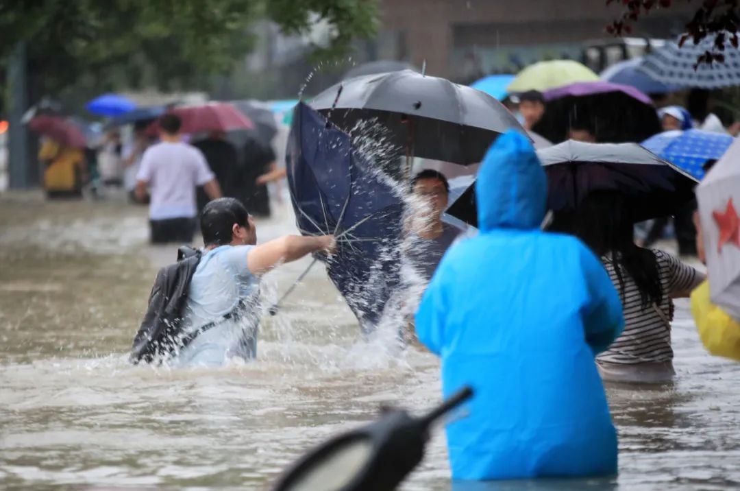 由于暴雨持续，波多黎各当局营救了3名被困在河里的美国游客