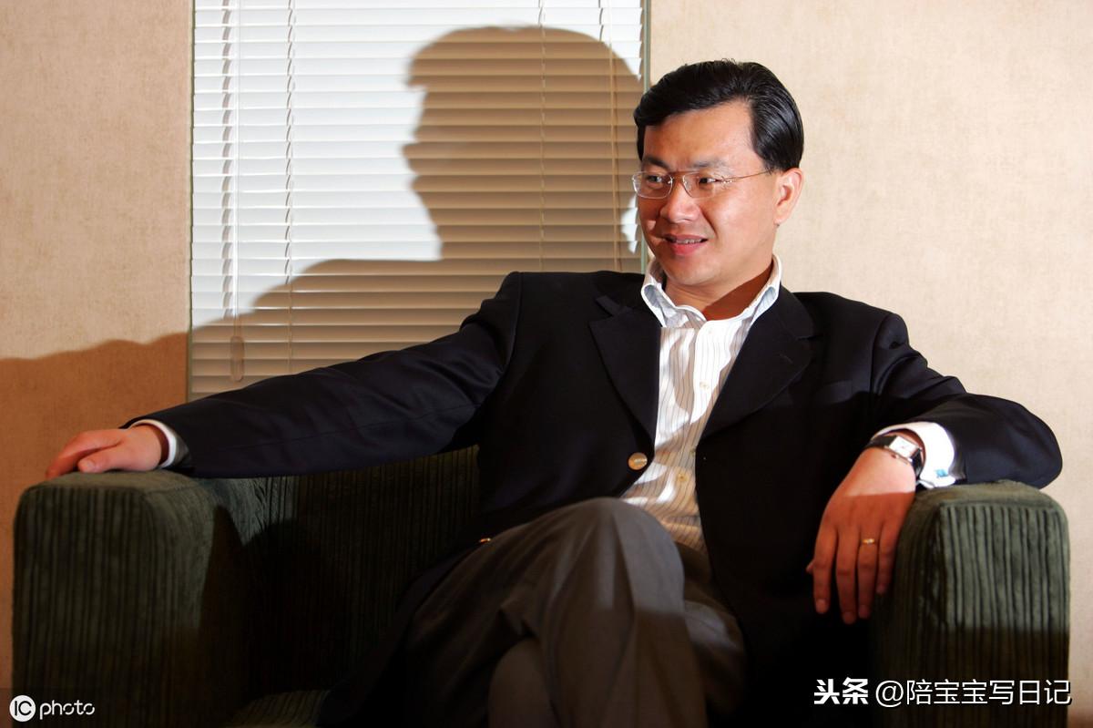 “受够了我姐姐那种自以为是的态度。”